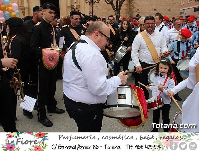 Armaos participando en la tamborada de Domingo de Resurreccion - 9