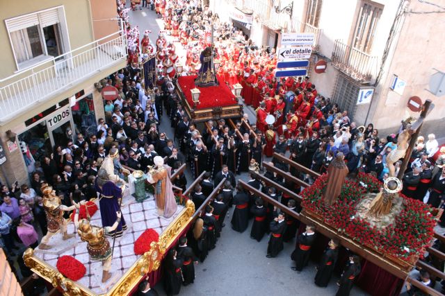 Encuentro con la Hermandad de Jesús en el Calvario. Viernes Santo medio día 2014 - 25