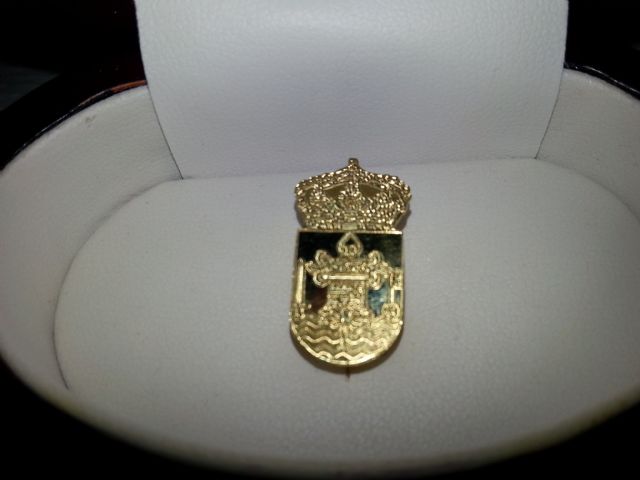 Escudo de oro a los Armaos - 54