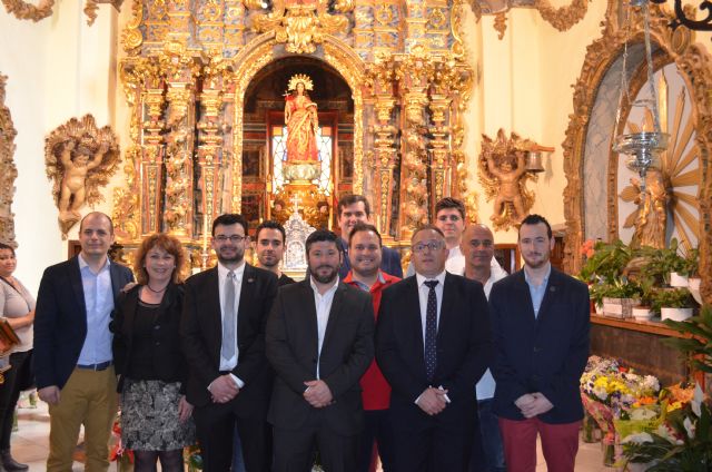 Ofrenda floral de las Tunicas Moradas a Santa Eulalia 2017 - 18