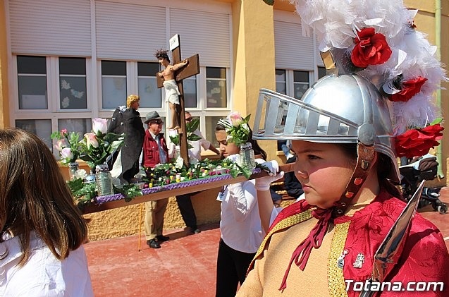 Los Armaos colaboran en la Procesion Infantil del Colegio Santa Eualia - 4